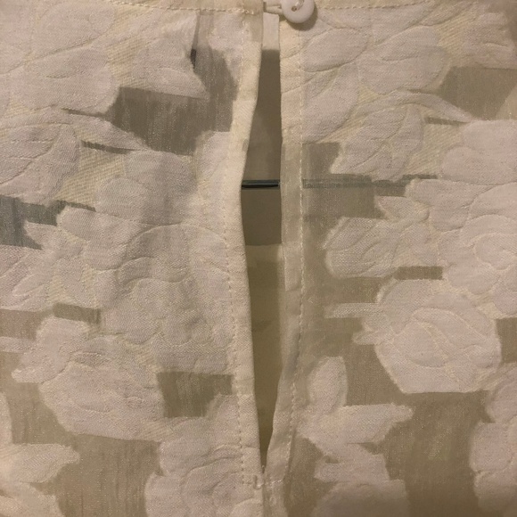 The Room womens cold shoulder top L - Picture 3 of 5